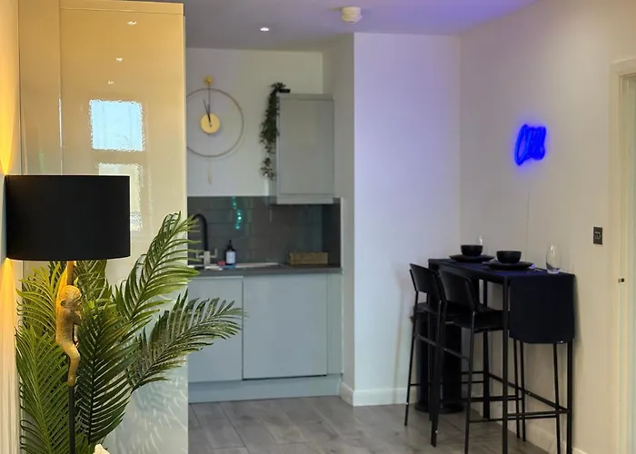 Wild Central Double Suite - Ping Pong Table, Free Gym